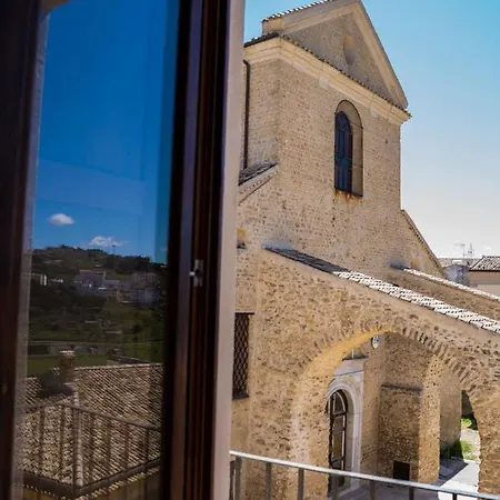 Palazzo Laureano - Dimora Storica 3*