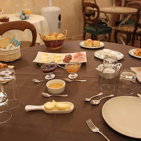 Palazzo Laureano - Dimora Storica Гостевой дом 3*