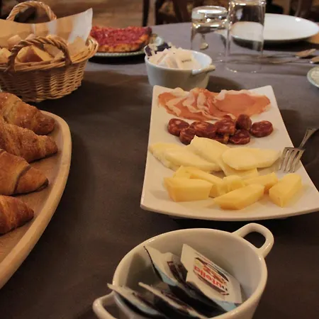 Гостевой дом Palazzo Laureano - Dimora Storica 3*